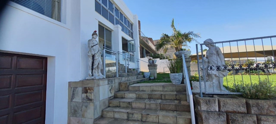 To Let 2 Bedroom Property for Rent in Wavecrest Eastern Cape